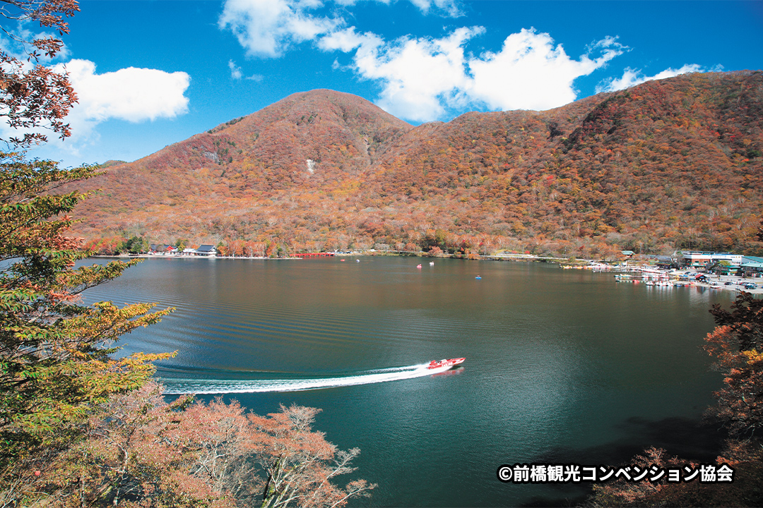 記事サムネイル: 関東・群馬・前橋「赤城大沼エリア」日帰り旅行ガイド｜赤城神社・ワカサギ釣り・覚満淵・絶景スポット巡り