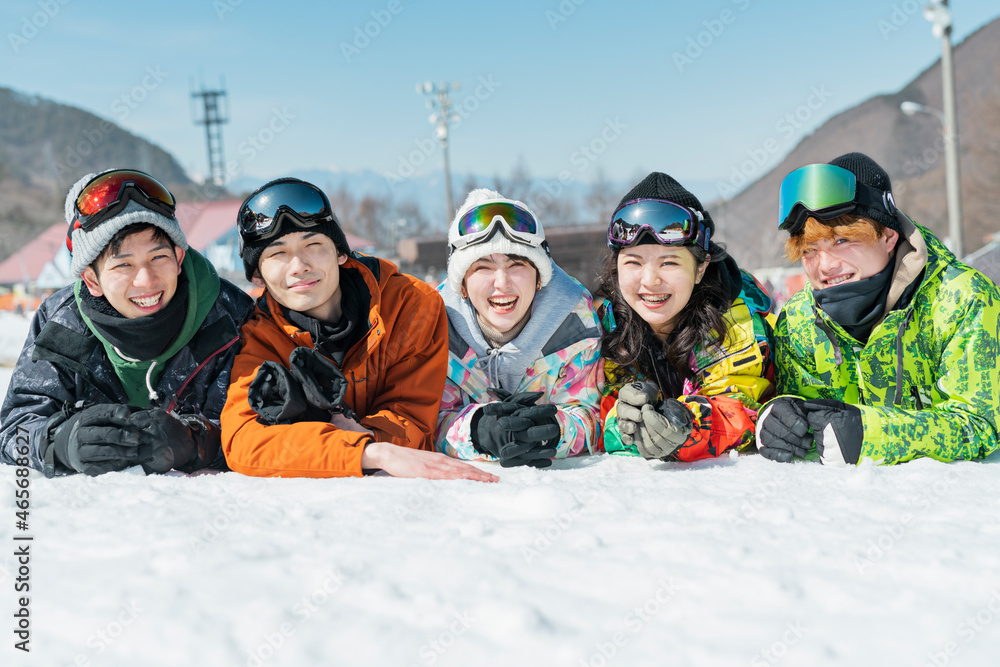 記事サムネイル: 群馬でスキー・スノボの後はTHE Wへ｜“冬の最強ルート” スキー後に温まるグランピング&サウナ体験