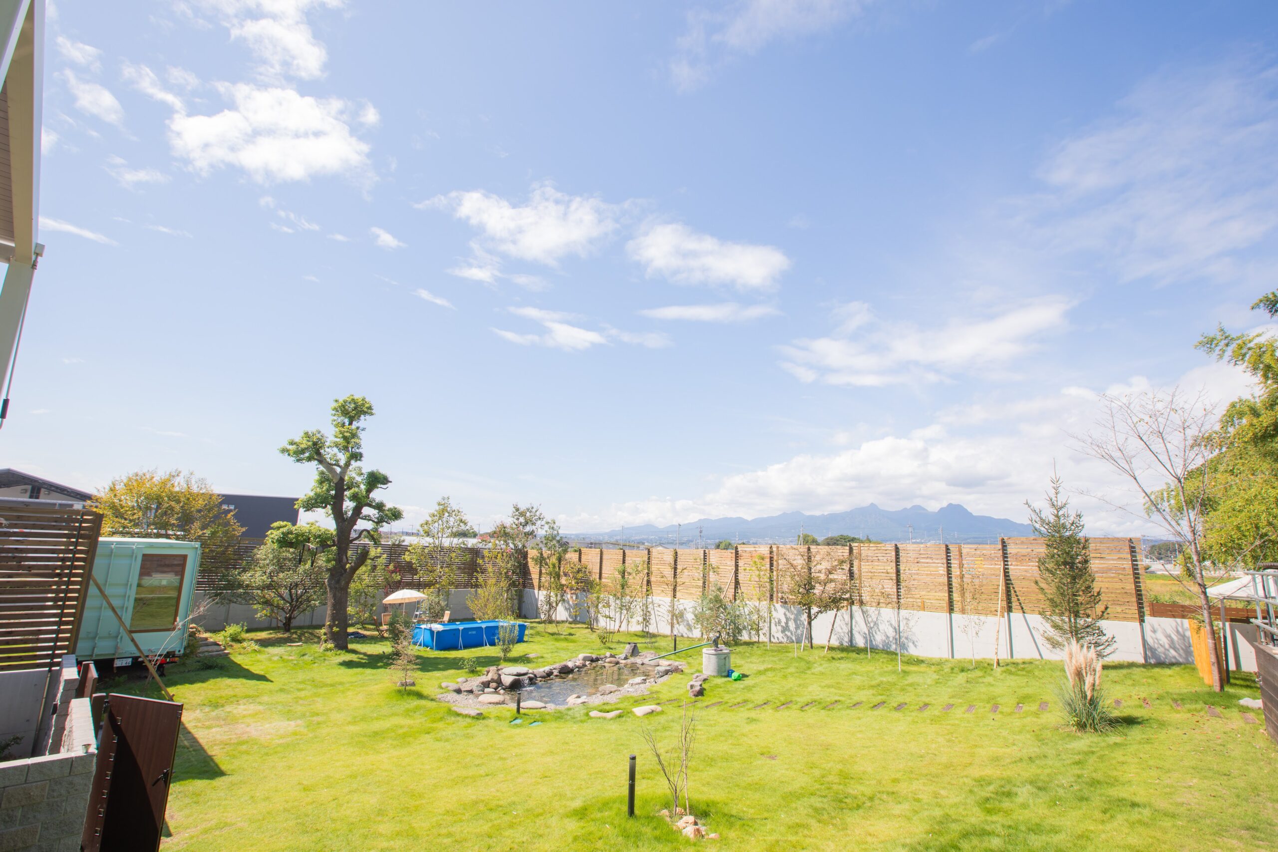 記事サムネイル: 【安全・安心】THE W Relax Garden Resortは徹底した害獣対策を実施｜都市型グランピングで快適な滞在を